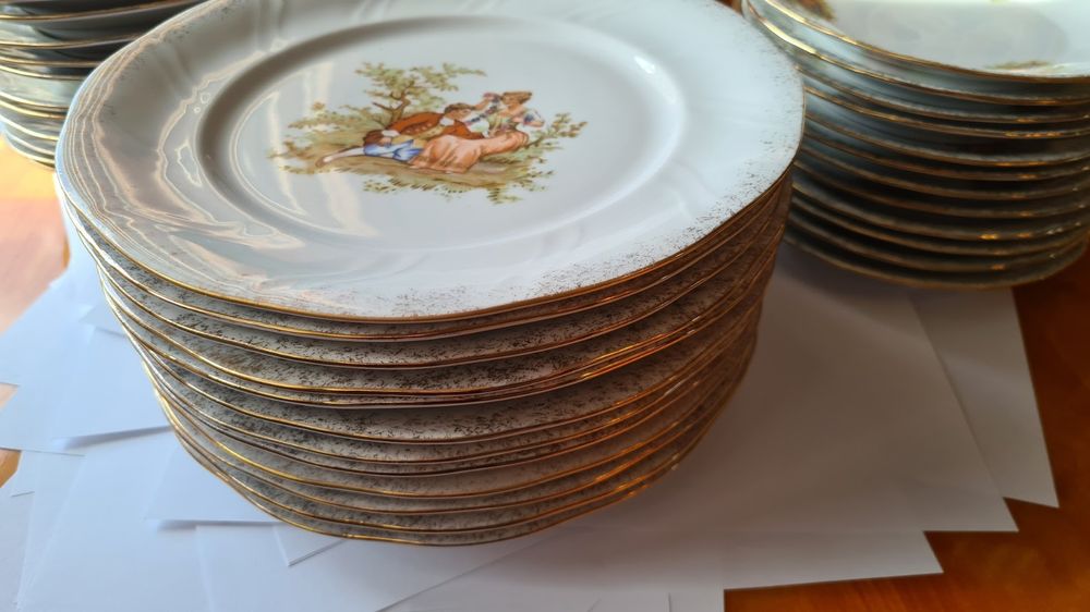 CHODZIEŻ Miłość Wiedeńska Serwis Obiadowo-Kawowy dla 12 osób/86 Części