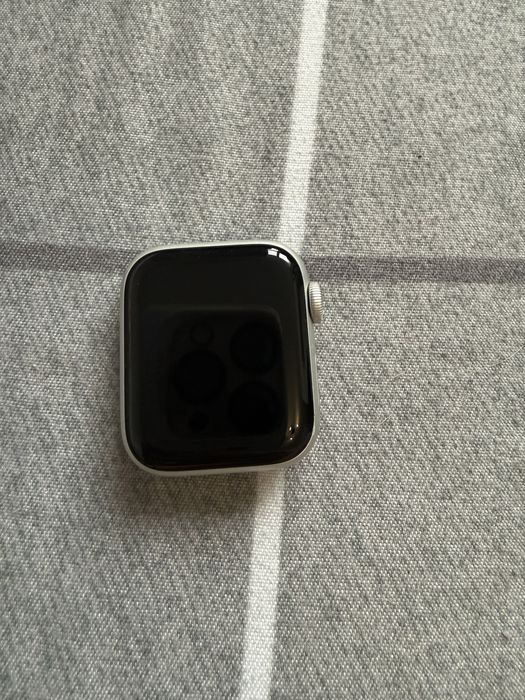 Продам apple watch se 40мм( 2 серія)