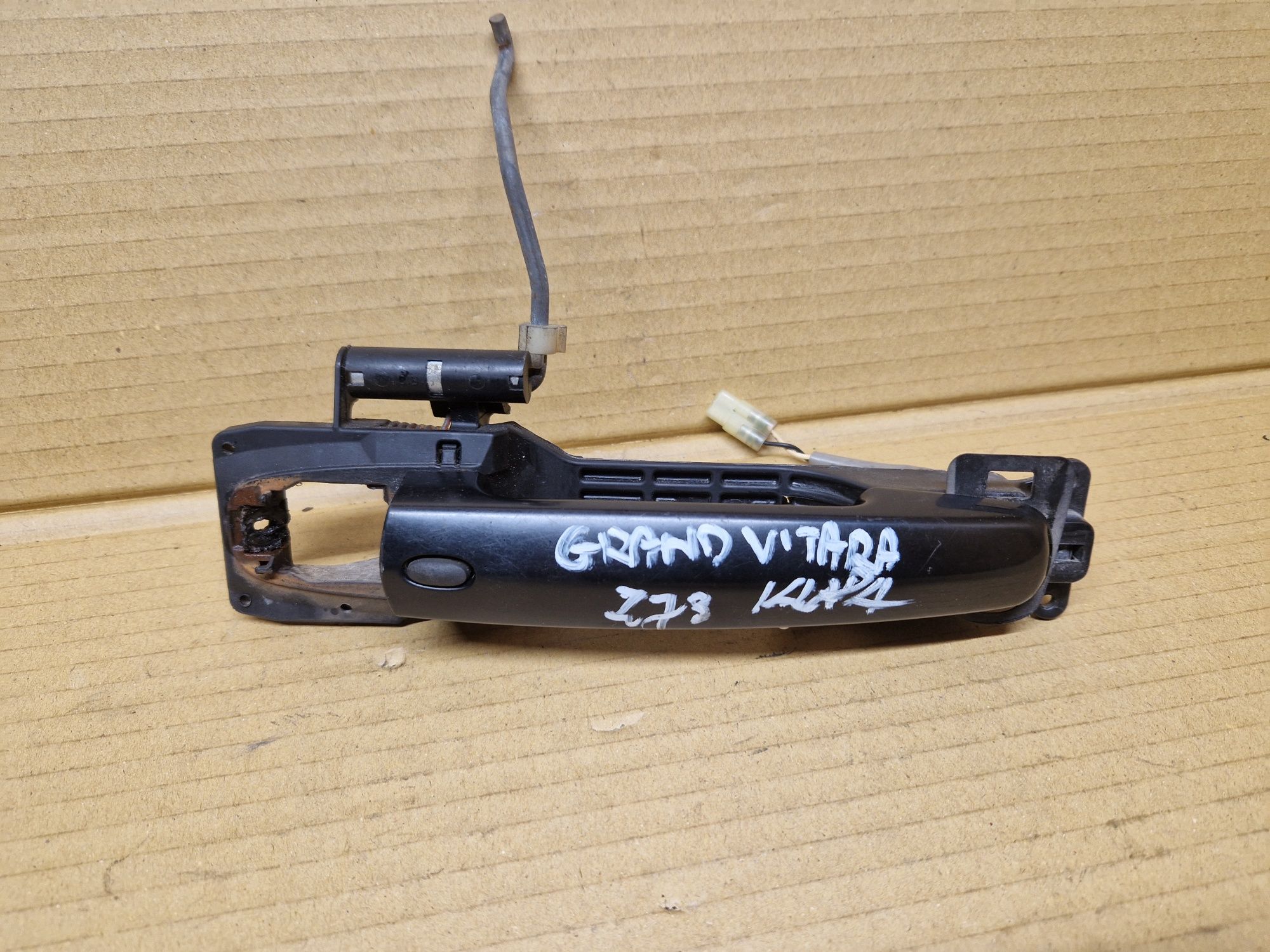 Klamka tylna klapy bagażnika keyless Suzuki Grand Vitara II ZJ3