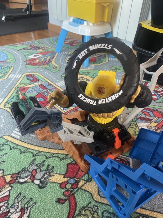 Pista Hot wheels monster trucks