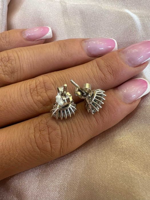 Kolczyki z naturalnymi apatytami i naturalnymi diamentami 0.30 CT