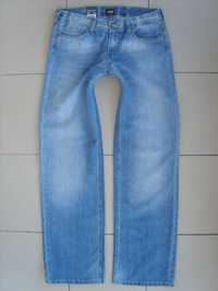 Spodnie damskie jeansy Lee Niki , rozmiar W28 L33 pas 81 cm