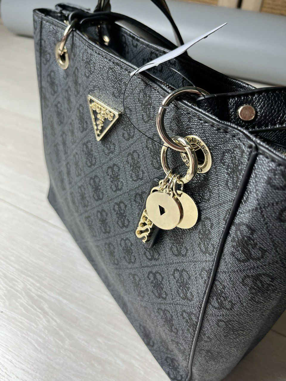 Сумка шоппер  Guess в сірому,чорному , коричневому кольорі