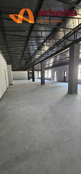 Продам комерційне приміщення вільного призначеня в с. Вигода