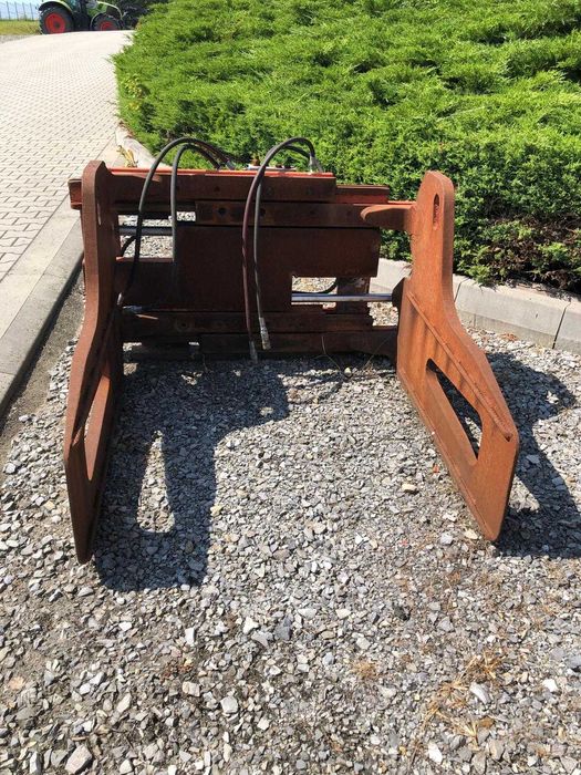 Hydrauliczny chwytak do bel , słomy