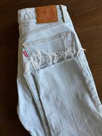 Levis жіночі джинси