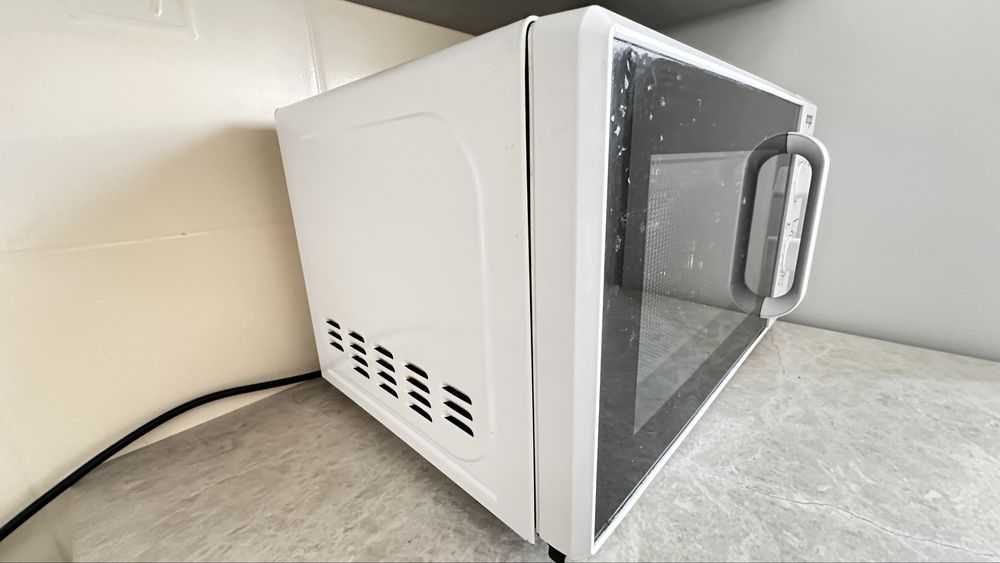 Микроволновка Мікрохвильова піч ERGO EM-2070