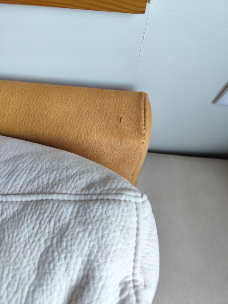 Sofá com chaise-long