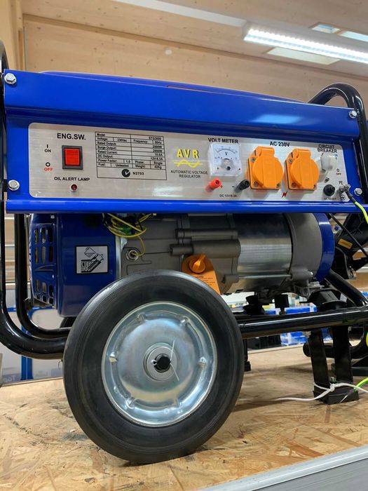 Генератор 2.8 кВт (Швейцарія) правильний сінус ти параметри