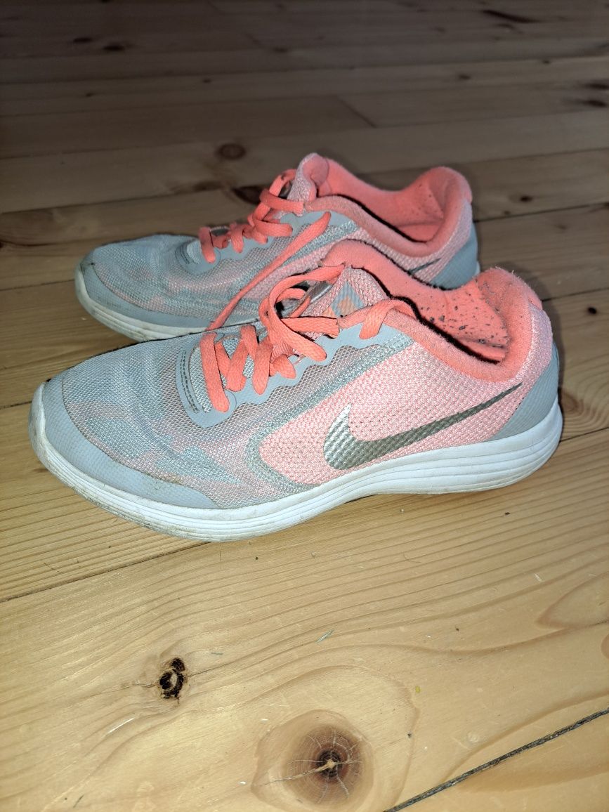 Buty Nike r.36.5 cm