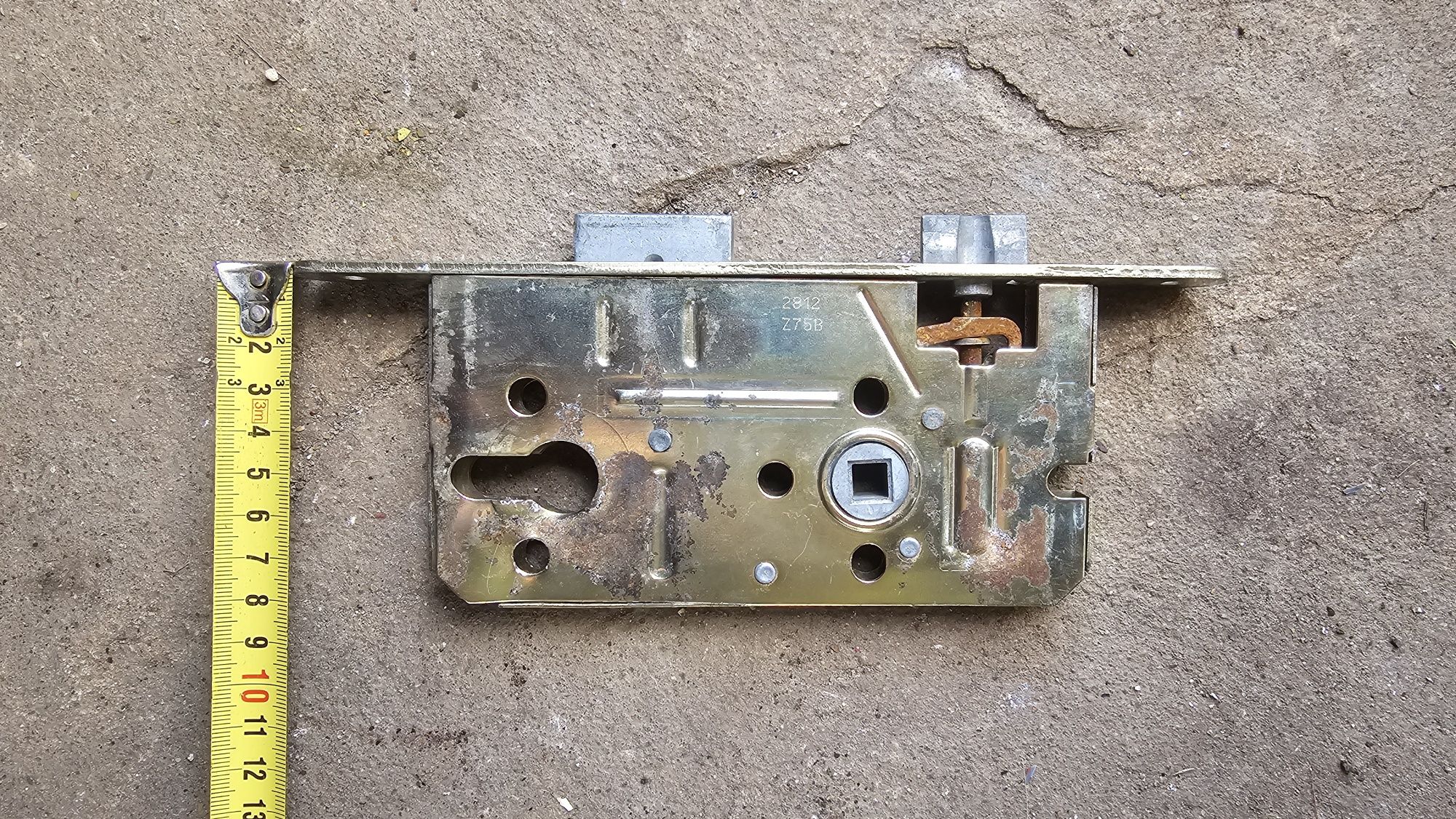 Zamek do drzwi wpuszczany Lob Z75B