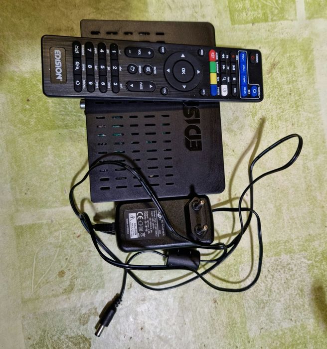 Box combi satélite /cabo piccollino S2+T2/C