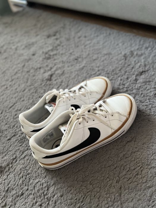 Кеди Nike з жовтими вставками