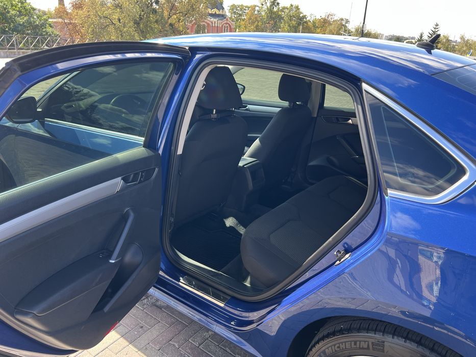 Продам Volkswagen Passat 2016 р