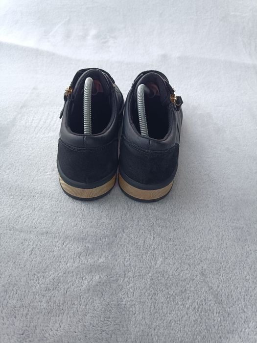 Женские кроссовки кожа Geox р39