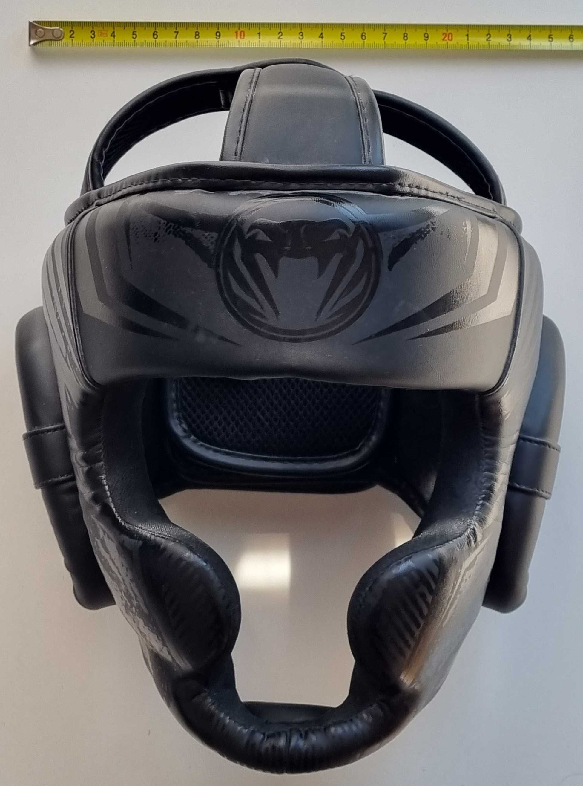 Skórzany kask do sportów i sztuk walki. Venum. GLADIATOR 3.0.