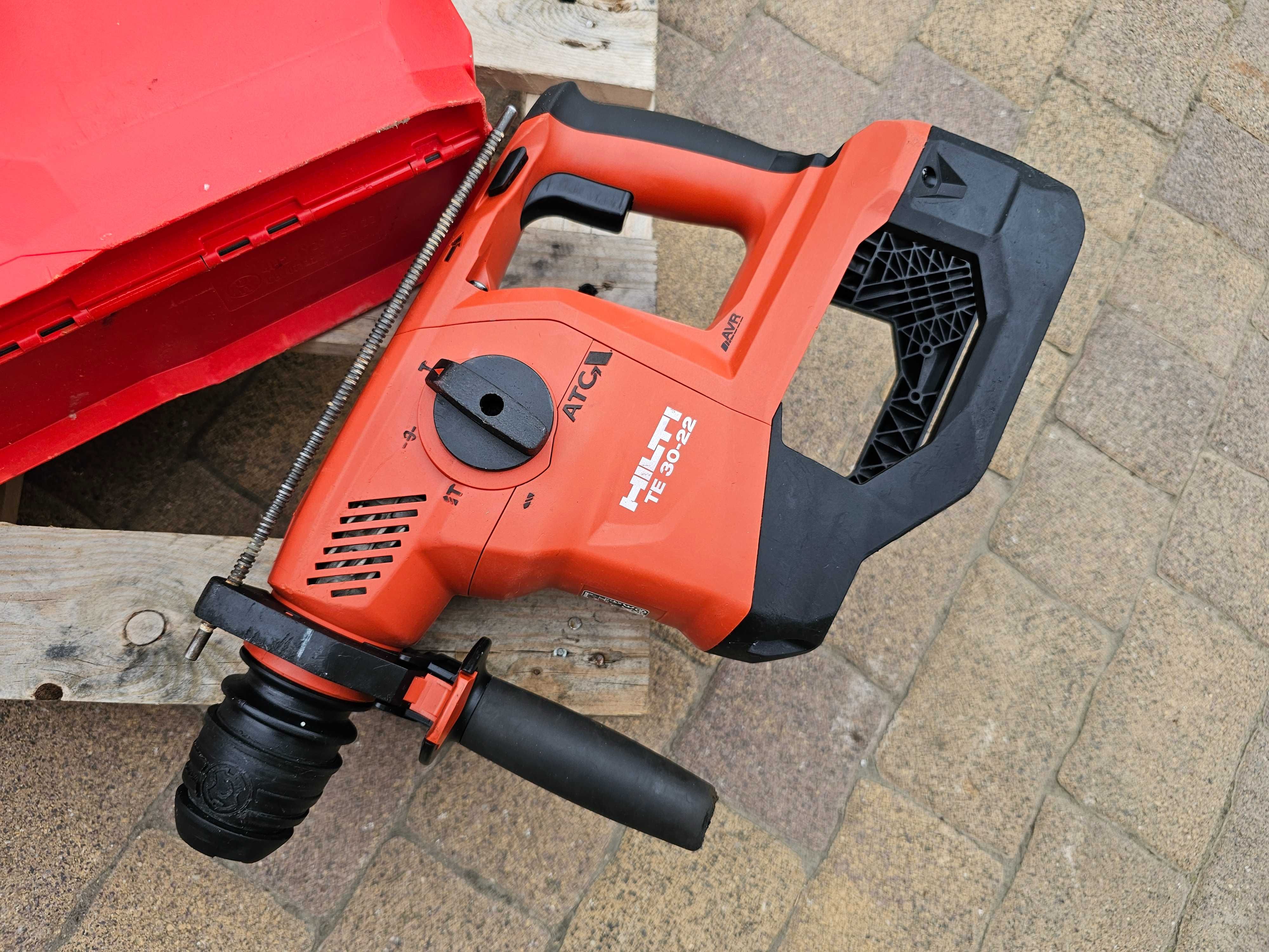 HILTI TE 30-22 młotowiertarka nuron 2x12Ah FAKTURA zestaw
