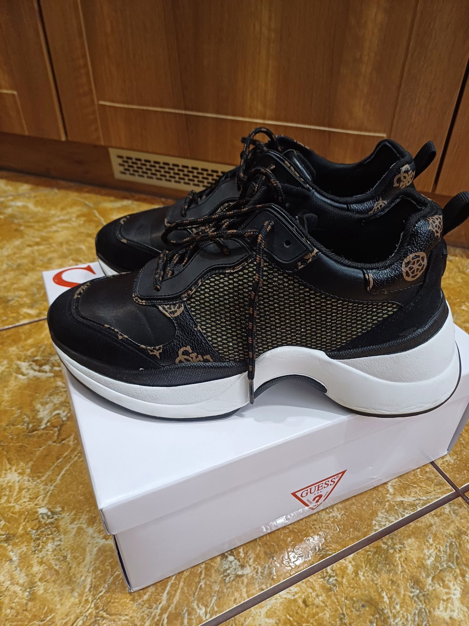 Adidasy  Guess r.40