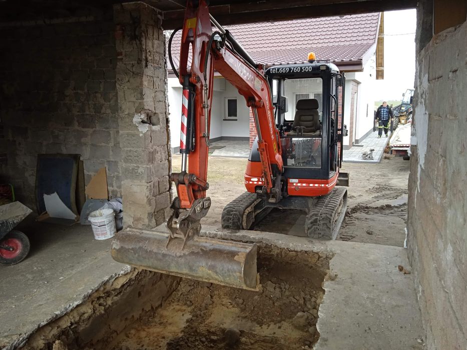 Usługi koparo-ładowarka,młot,wiertnica,wywrotka,pomoc,dźwig,podnośnik,