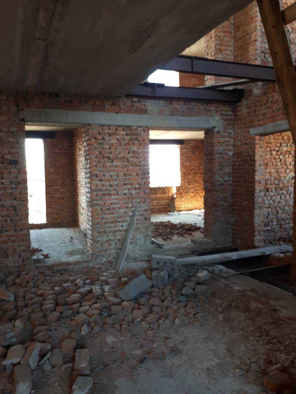 цегляне незавершене будівництво м. Кам'янка-Бузька
