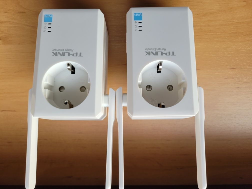 Wzmacniacz sygnału WiFi TP-LINK model TL-WA860RE