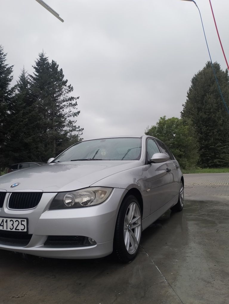 BMW E90 2litrowa benzyna