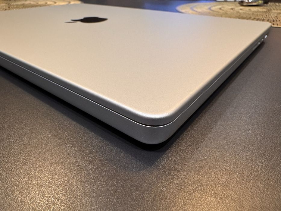 Macbook M1 Pro 14 1TB Silver MKGT3
