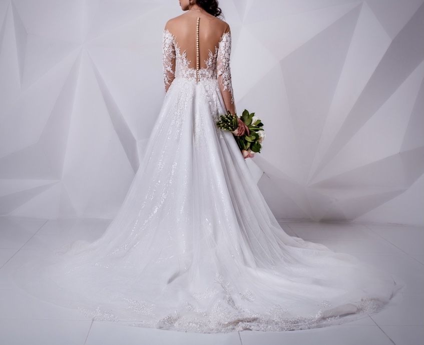 Шикарное свадебное платье Crystal design
