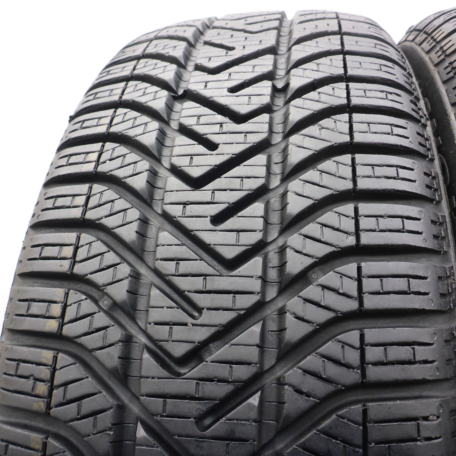Opony 195/55/17 Pirelli 195/55R17 W210 92H Zimowe 2016, 2022 7,2-8mm