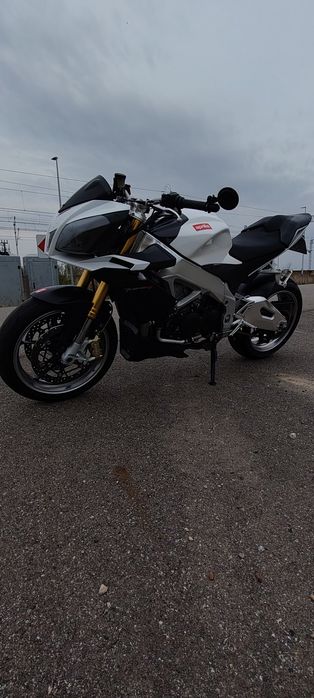 Aprilia Tuono v4 1000 aprc 2011