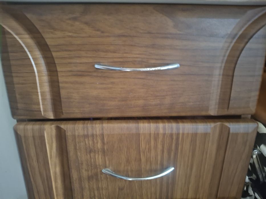 Продам весь комплект + ліжко ,комод і 2 тумбочки