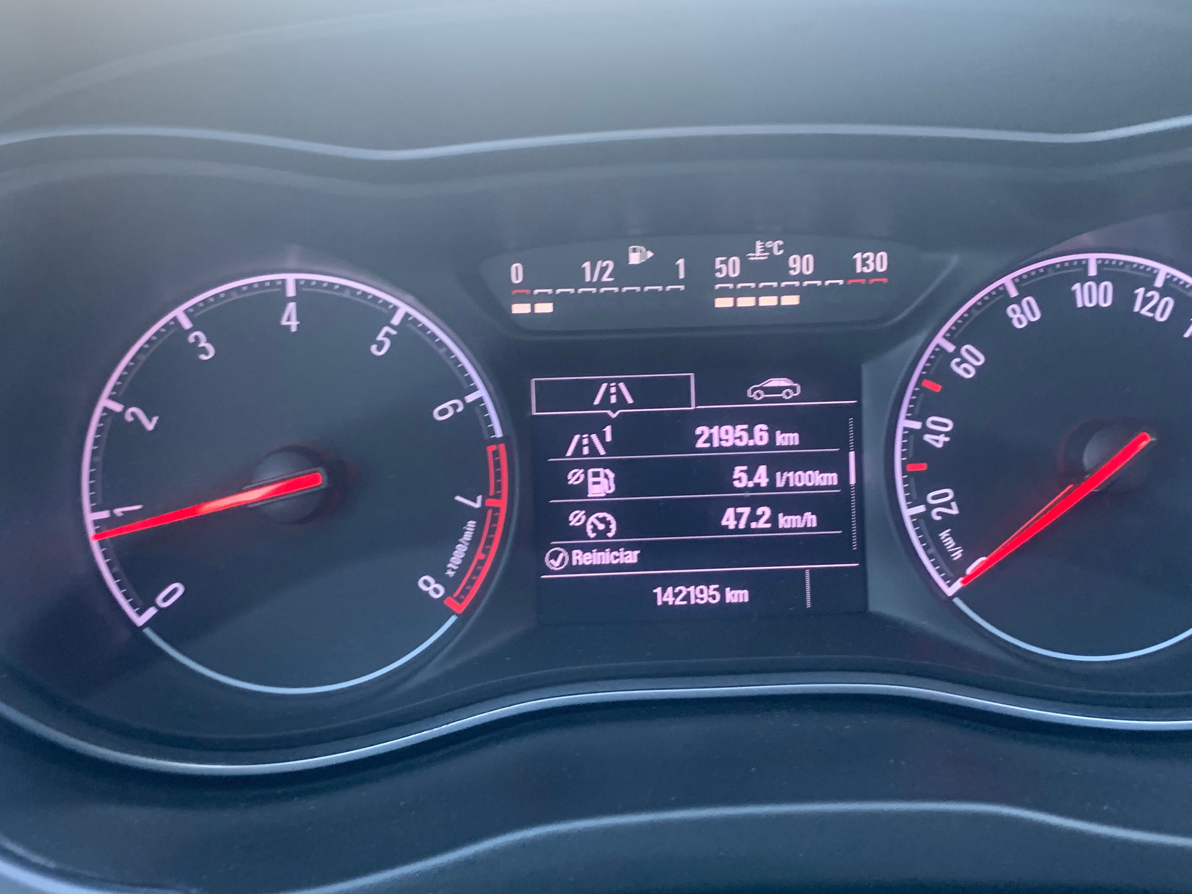 Opel Corsa Cosmo full extras estaciona sozinho revisões na Opel