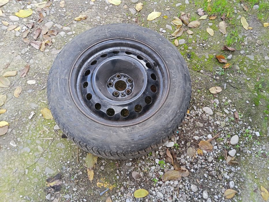 Продам зимові шини диски 5 98 16 та шини 215 60 r16