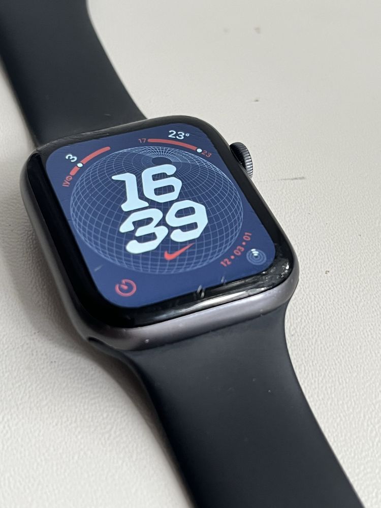 Продам apple watch 6 44 mm