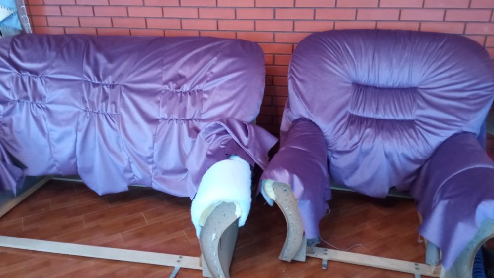 Ремонт і перетяжка м'яких меблів на дому у замовника. Швидко якісно.