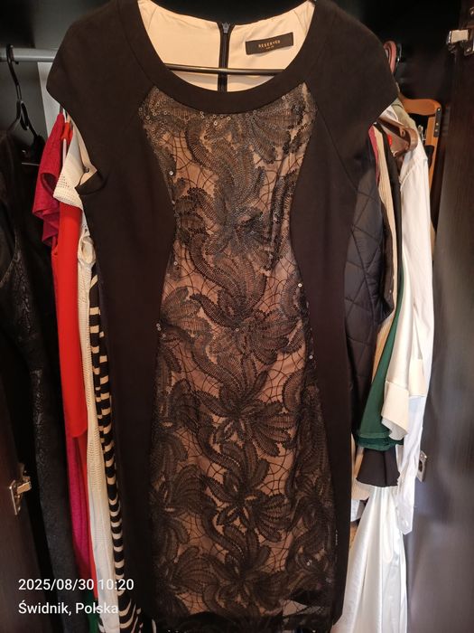 Sukienka midi Reserved