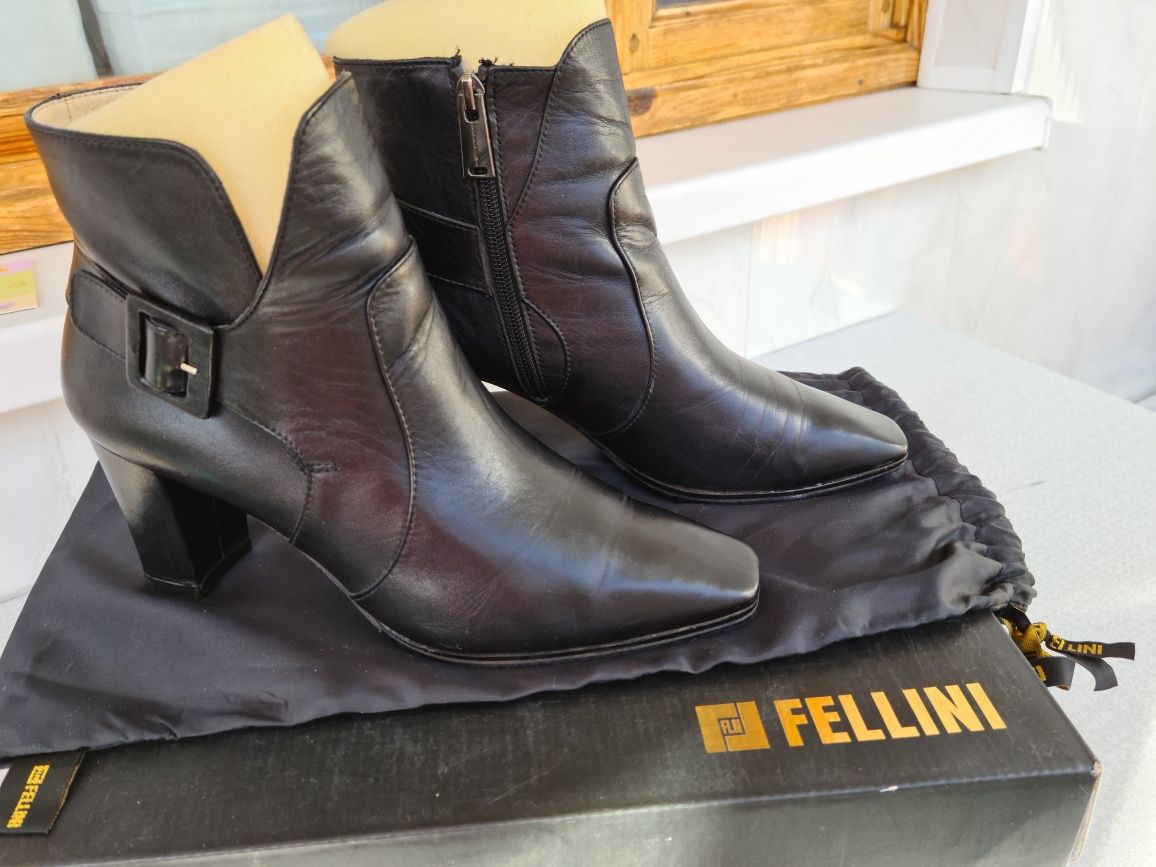Ботинки фирмы FELLINI сапожки полуботинки