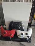 XBOX ONE S plus 3 pady