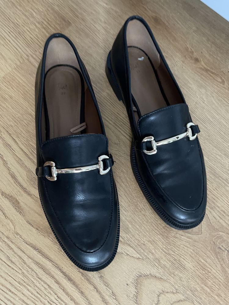 Czarne mokasyny z klamra 39 h&m