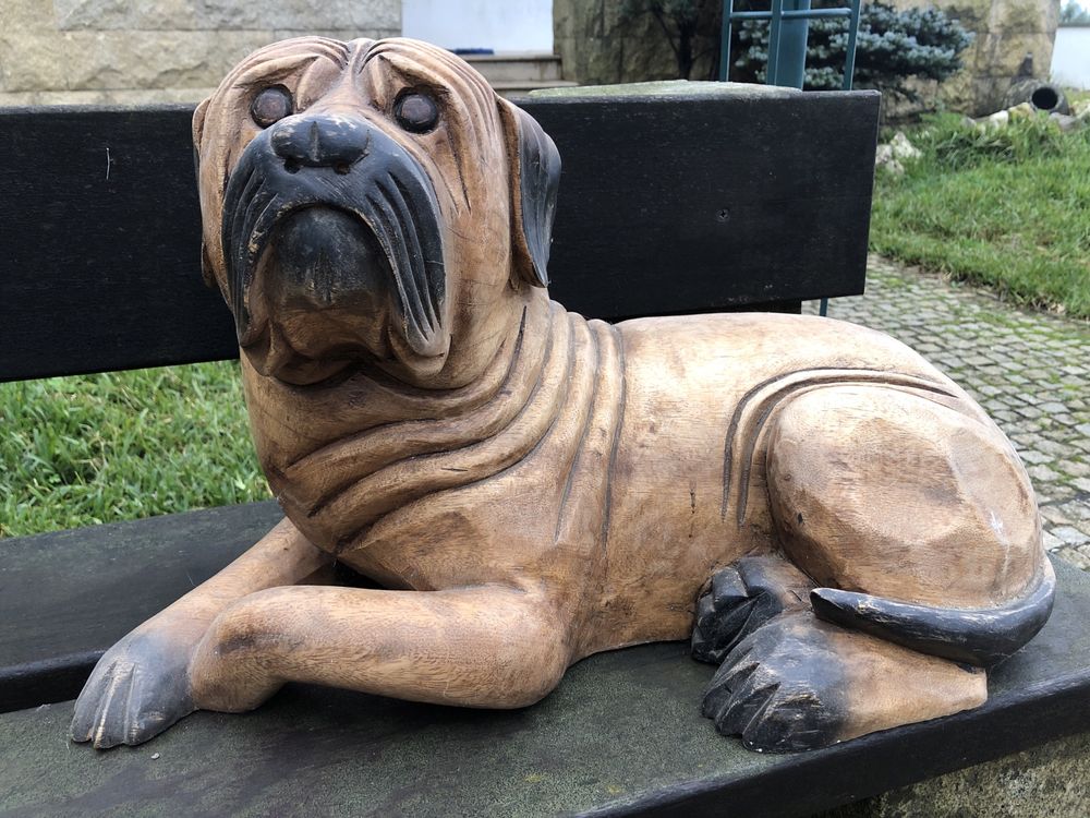 Cão em madeira macica antigo