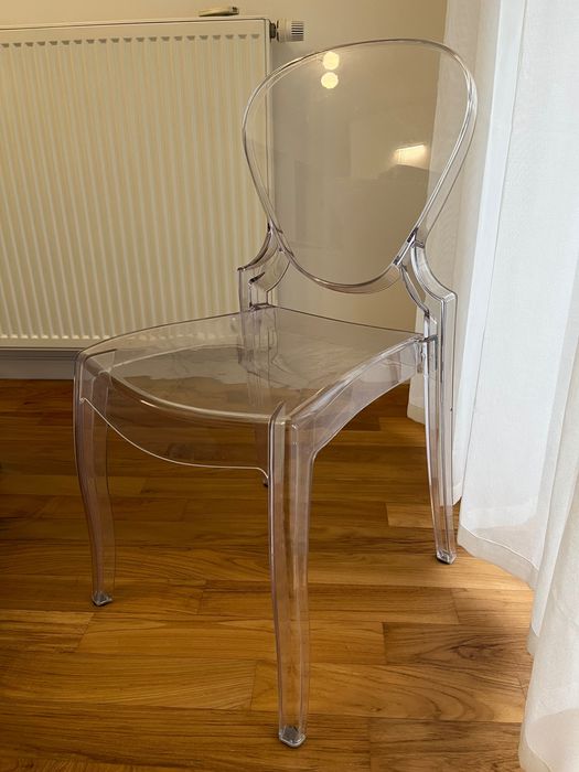 Krzesło plastikowe przezroczyste