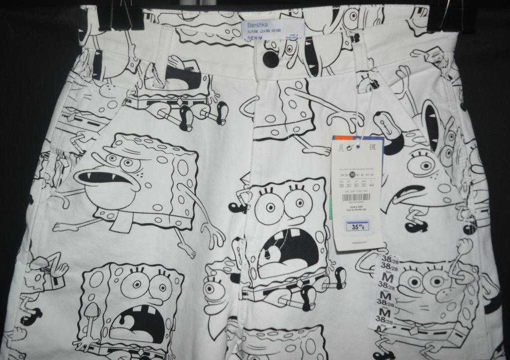 Jeansowe spodenki Sponge Bob Bershka 38