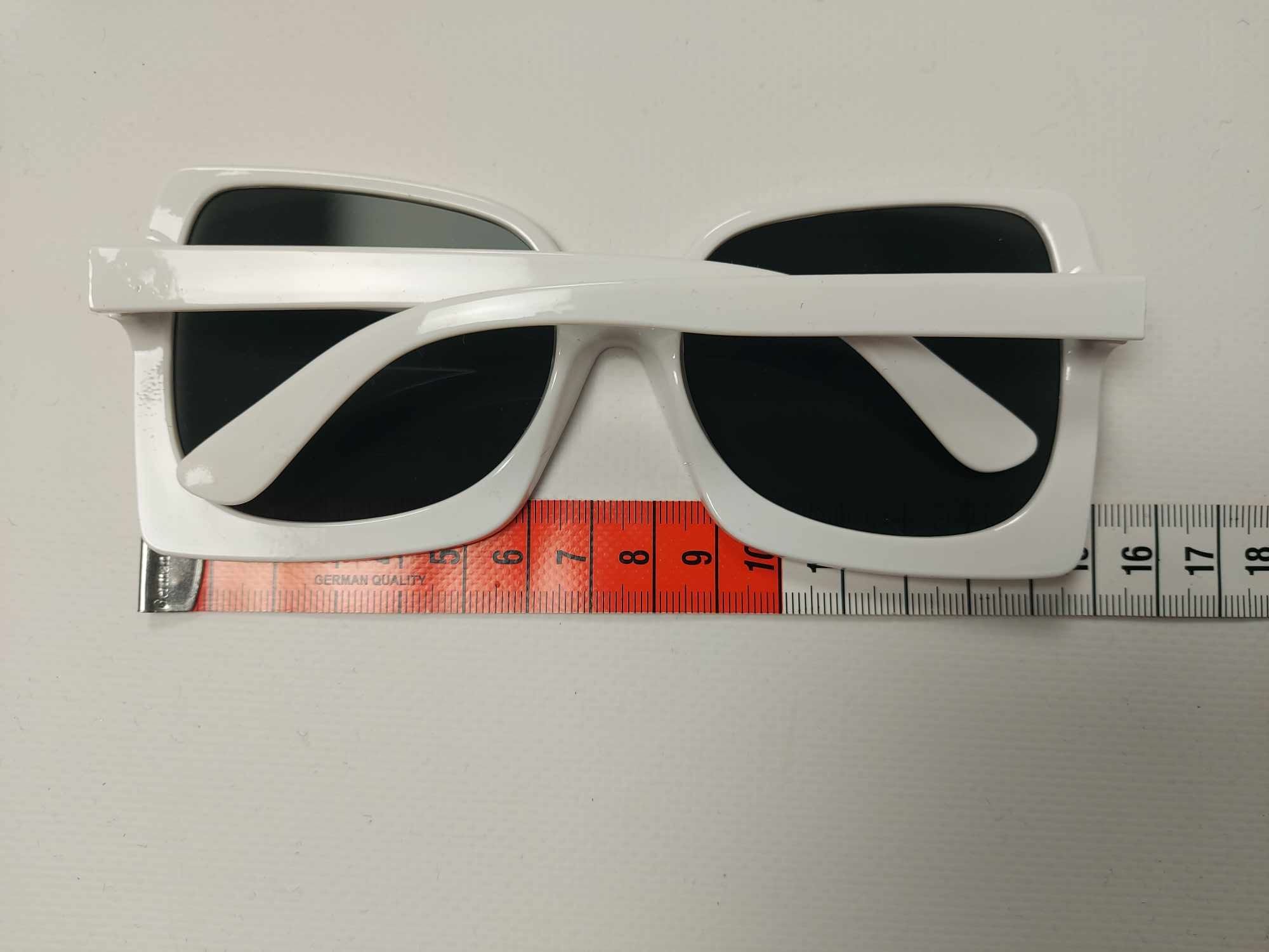 Nowe duże kwadratowe okulary przeciwsłoneczne białe oprawki