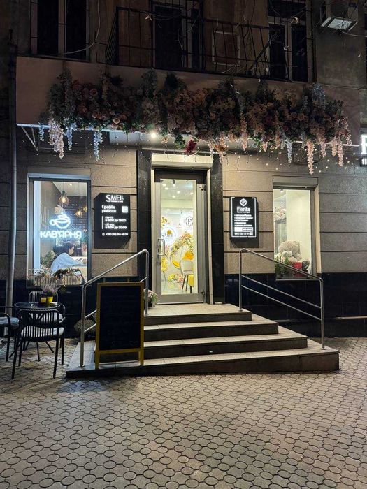 Кав'ярня в центрі Дніпра. Розкручене місце, постійний потік клієнтів.