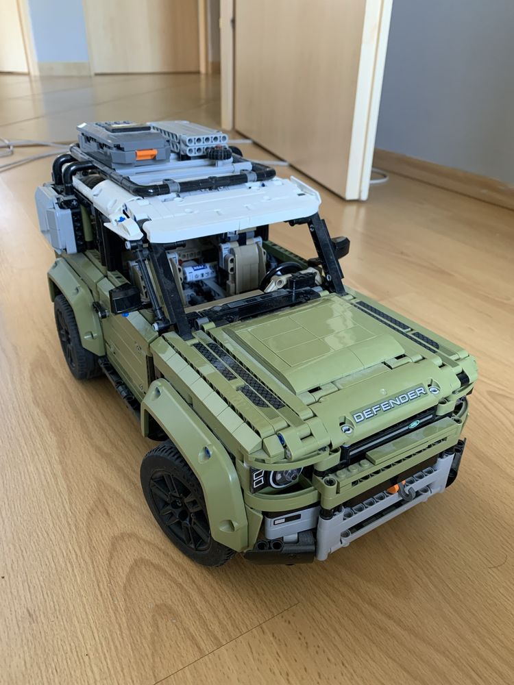 Lego technic Land rover defender 42110
