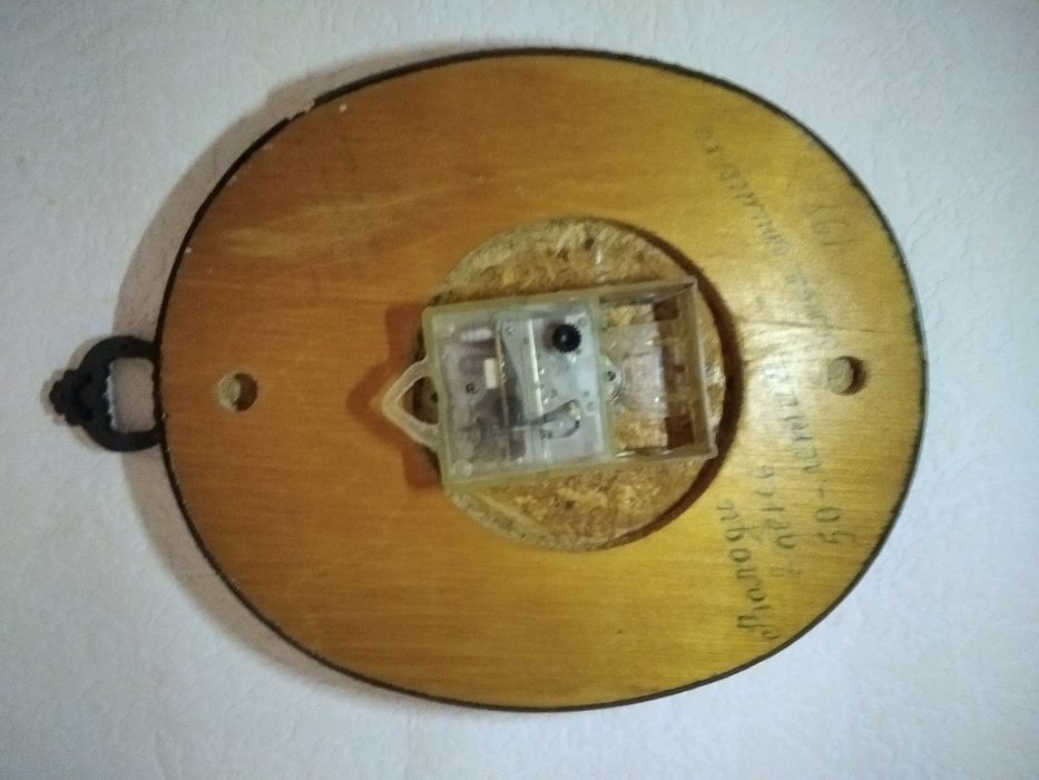 Часы-8шт.настенные  и настольные! одним лотом!