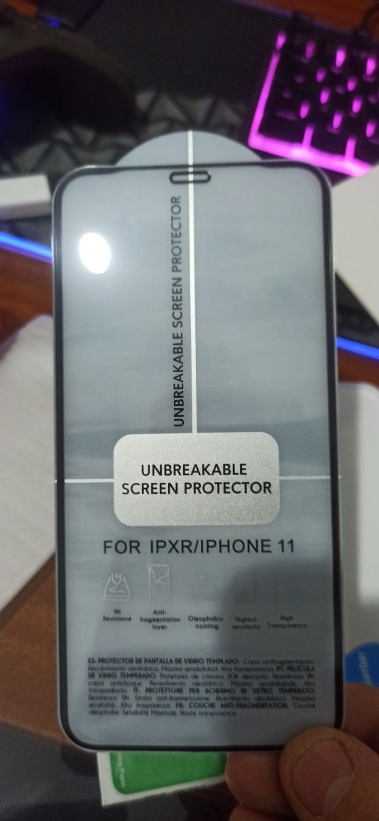 Película de vidro temperado completa Iphone 11 (preta)