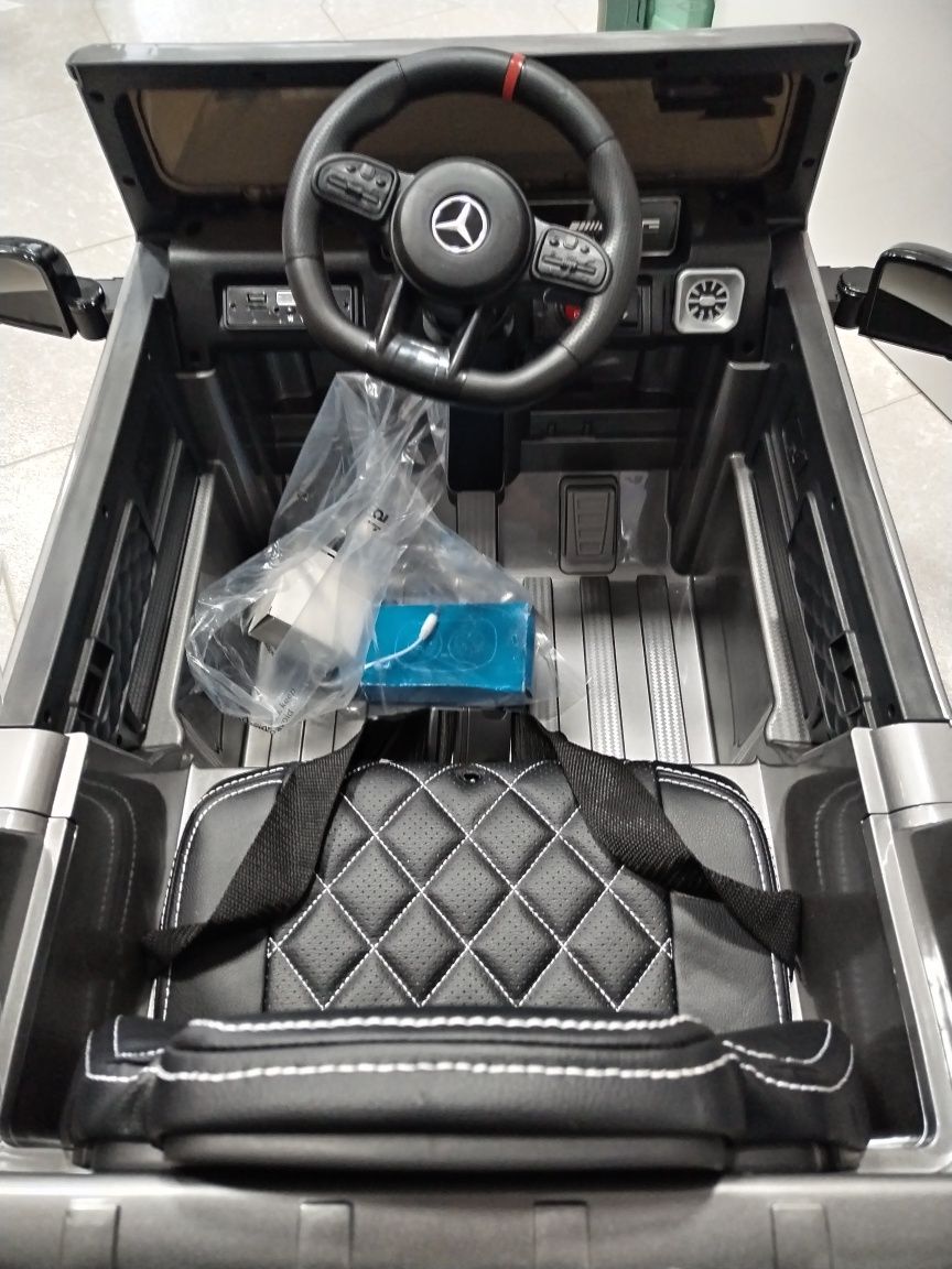 Carro eléctrico criança 12v rodas borracha Mercedes AMG g63