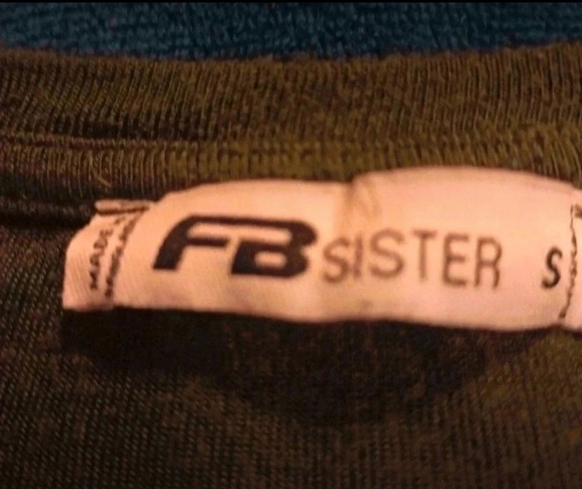 Ciemnozielony top crop top marka FB Sister rozmiar S 36