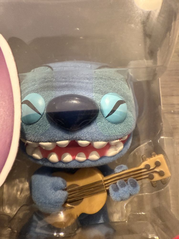 Figurka Funko Pop Stitch with Ukulele 1044 Lilo&Stitch FLOCKED